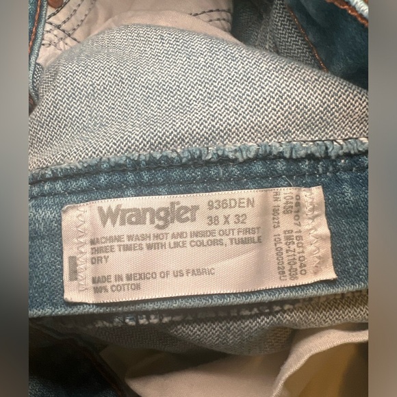 Men's Wrangler Blue Jeans Size 38x32 - Picture 5 of 7